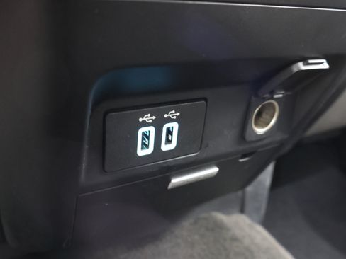 Used 2017 Ford F250 XLT w/ XLT Premium Package AWD/4WD image 47