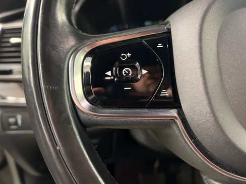 Used 2016 Volvo XC90 T6 Momentum w/ Momentum Plus Package image 15