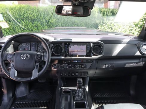 Used 2019 Toyota Tacoma TRD Pro AWD/4WD image 30