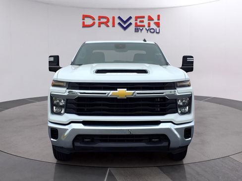 Used 2024 Chevrolet Silverado 2500 LT image 8
