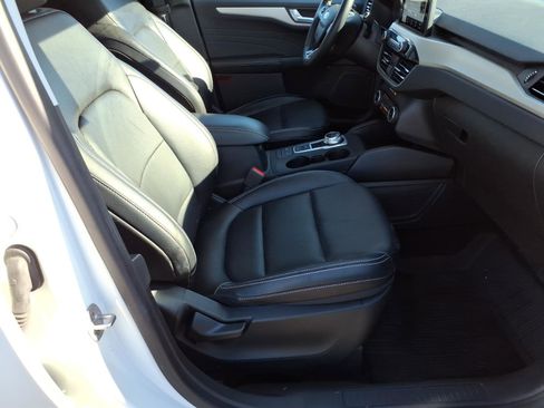 Certified 2022 Ford Escape SEL image 8