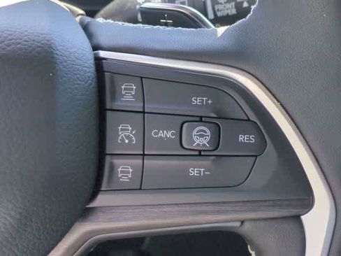 New 2026 Jeep Grand Cherokee Altitude AWD/4WD image 25