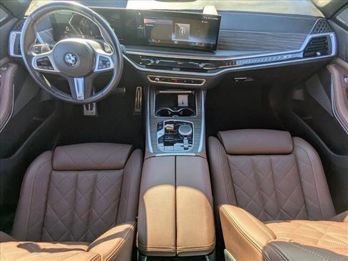 Certified 2023 BMW X7 xDrive40i w/ M Sport Package image 11