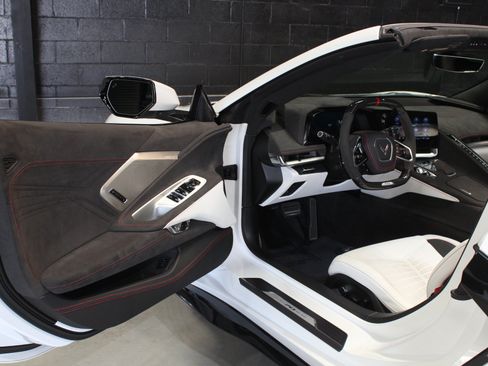 Used 2023 Chevrolet Corvette Z06 RWD image 37
