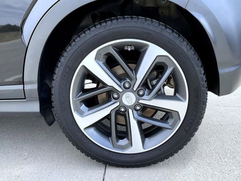 Used 2021 Hyundai Kona Limited image 22