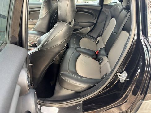 Used 2017 MINI Cooper 4-Door Hardtop image 28