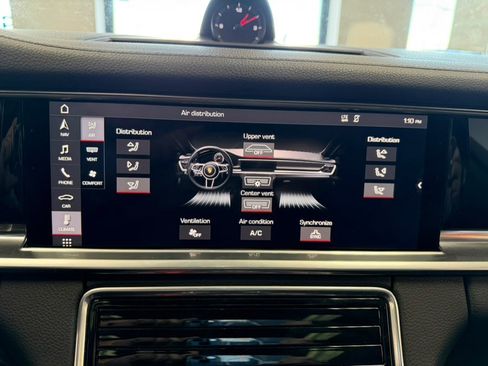 Used 2019 Porsche Panamera 4 image 73