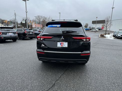 Used 2022 Mitsubishi Outlander ES image 5