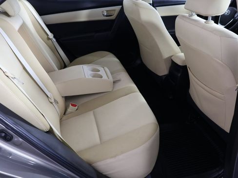 Used 2018 Toyota Corolla LE FWD image 19