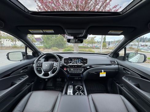 New 2026 Honda Ridgeline Black Edition image 2