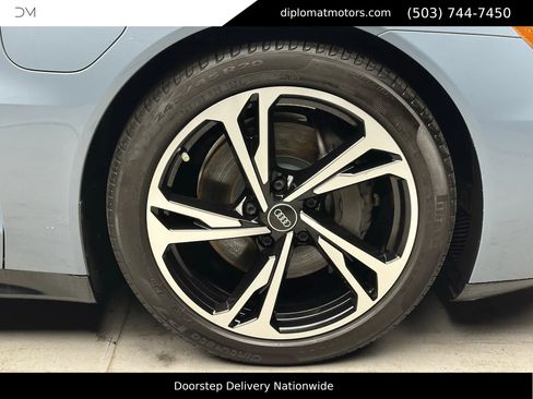 Used 2023 Audi e-tron GT Premium Plus w/ Performance Package image 39