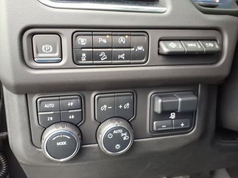 Certified 2024 Chevrolet Tahoe High Country w/ Advanced Technology Package image 11