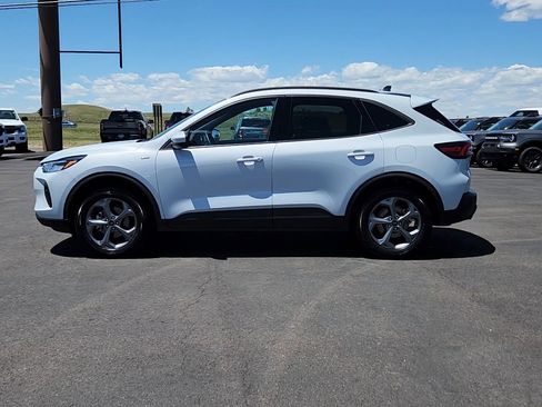 Used 2025 Ford Escape ST-Line Select AWD/4WD image 3