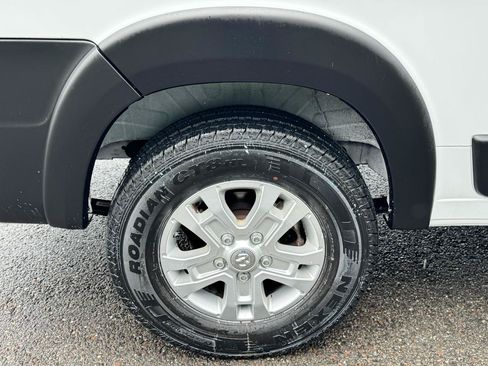 Used 2023 RAM ProMaster 2500 w/ Convenience Group FWD image 40