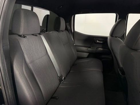 Used 2019 Toyota Tacoma TRD Sport AWD/4WD image 15