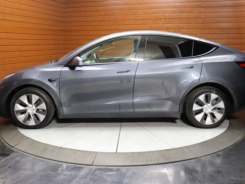 Used 2023 Tesla Model Y Long Range AWD/4WD image 8
