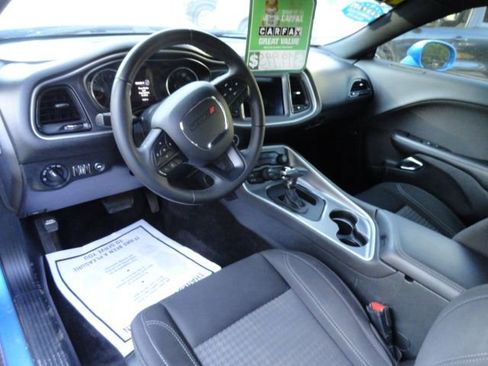 Used 2019 Dodge Challenger SXT image 10