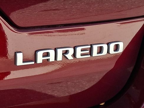 Used 2025 Jeep Grand Cherokee Laredo w/ Luxury Tech Group I AWD/4WD image 33