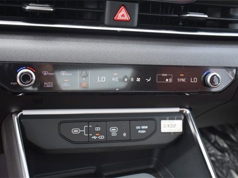 New 2026 Kia Carnival SX image 32