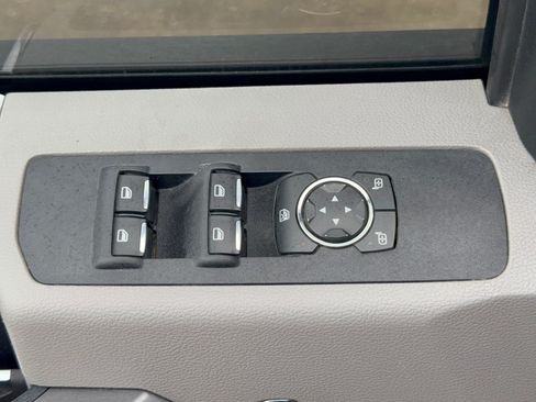 Used 2018 Ford F250 XLT AWD/4WD image 15