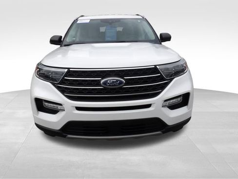 Certified 2022 Ford Explorer XLT w/ Equipment Group 202A RWD image 2