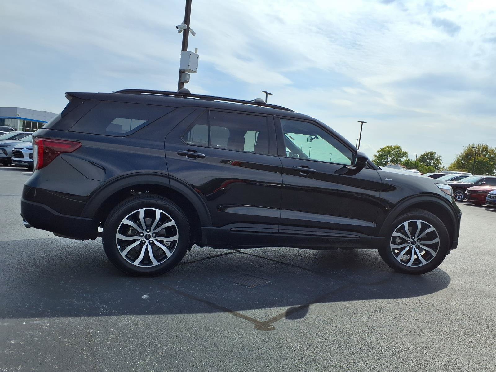 Used 2022 Ford Explorer ST-Line w/ Class IV Trailer Tow Package AWD/4WD image 34