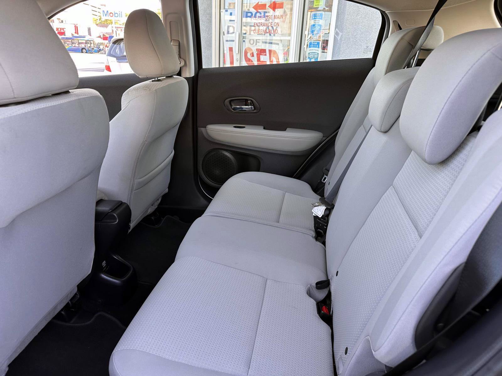 Used 2019 Honda HR-V LX image 12