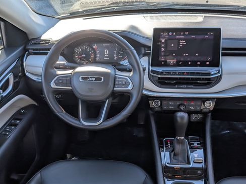 Used 2022 Jeep Compass Limited AWD/4WD image 16