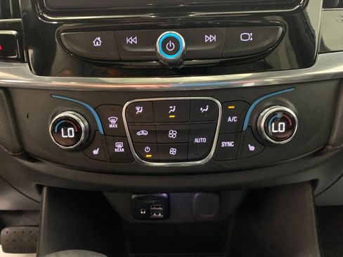 Used 2023 Chevrolet Traverse RS AWD/4WD image 30