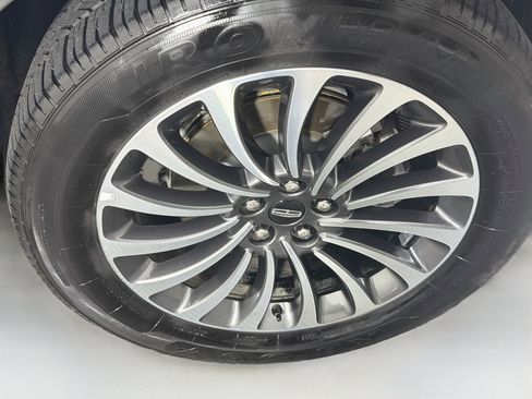 Used 2024 Lincoln Aviator Reserve RWD image 11