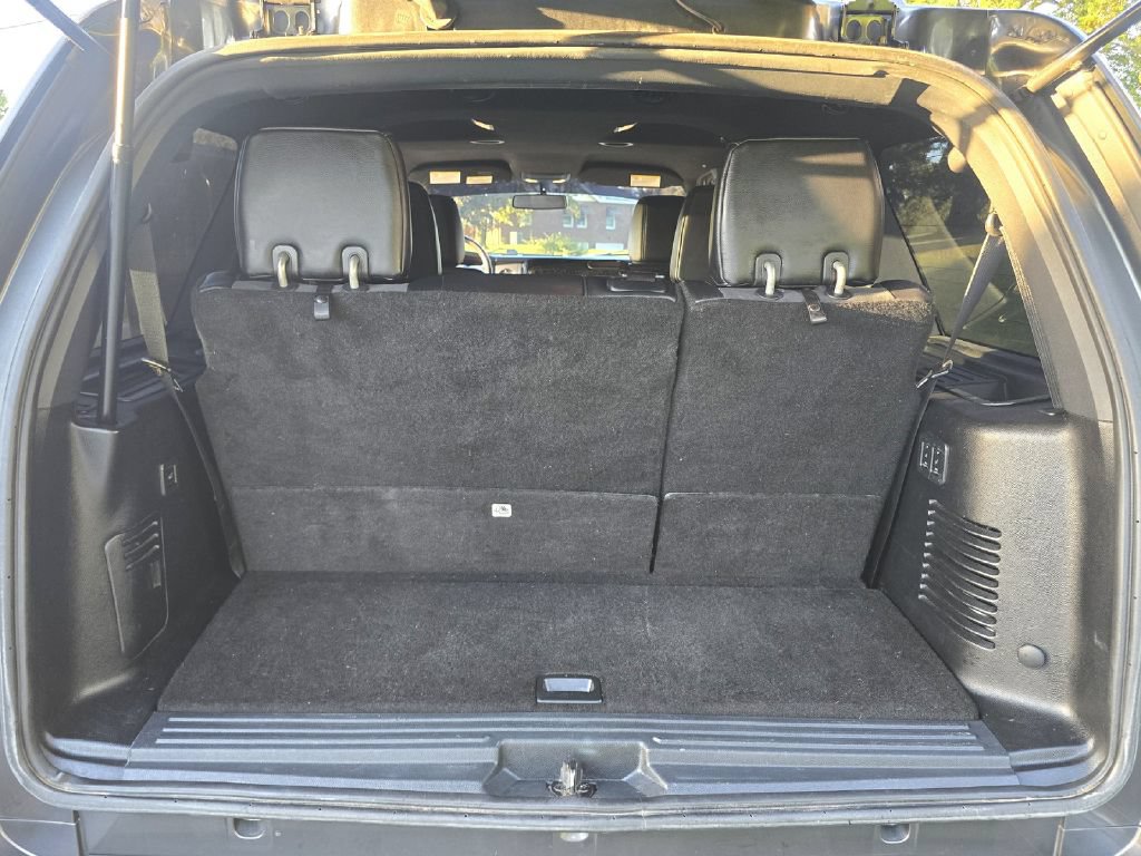 Used 2015 Ford Expedition XLT w/ Equipment Group 202A AWD/4WD image 22