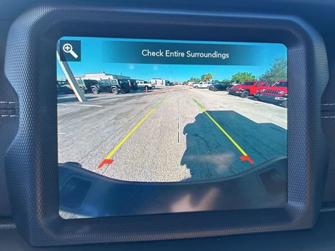 Certified 2022 Jeep Gladiator Overland w/ Popular Equipment Package image 15