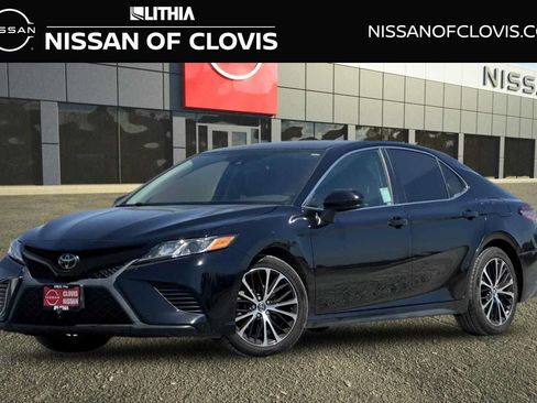 Used 2019 Toyota Camry SE FWD image 1