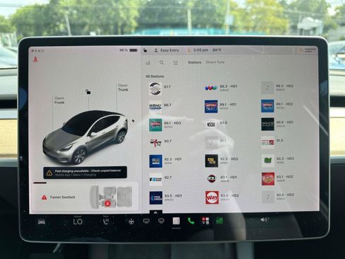 Used 2021 Tesla Model Y Long Range AWD/4WD image 31