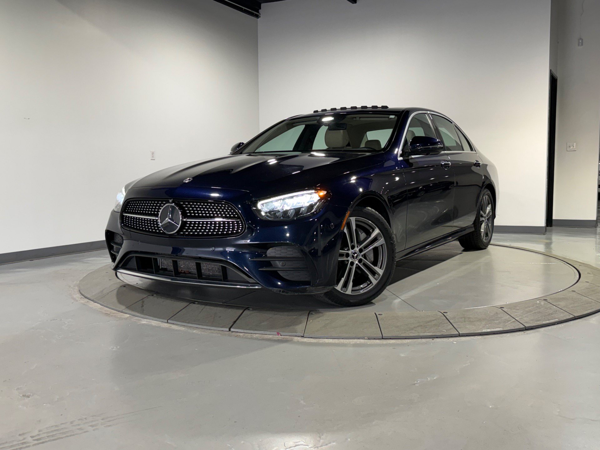 Used 2023 Mercedes-Benz E 350 4MATIC Sedan w/ Premium Package image 2