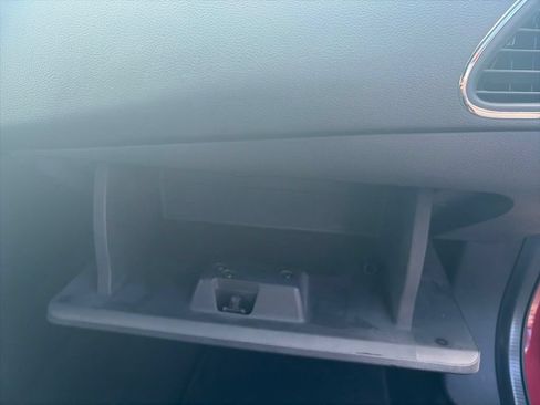 Used 2014 Chrysler 200 LX FWD image 28