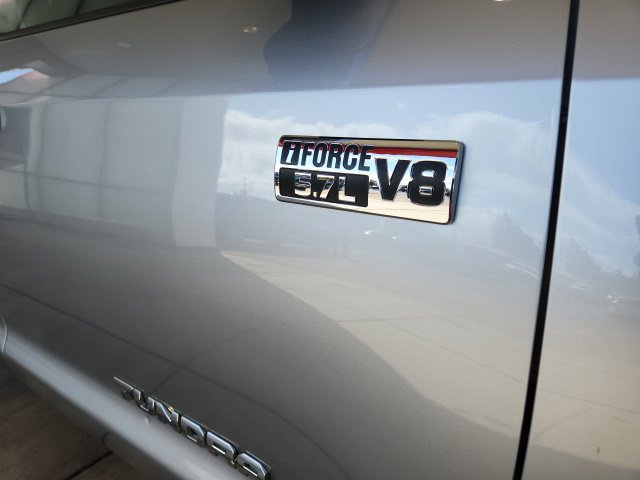 Used 2016 Toyota Tundra SR5 w/ SR5 Upgrade Package AWD/4WD image 9