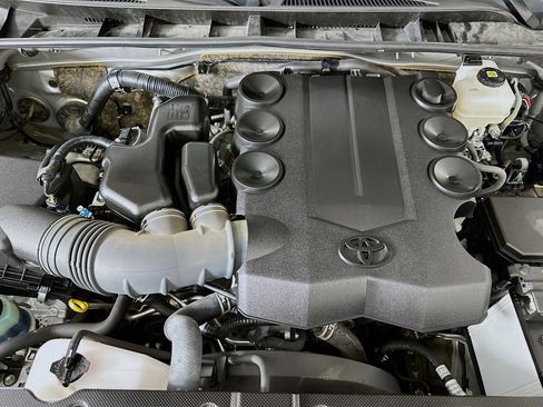 Used 2024 Toyota 4Runner SR5 image 31