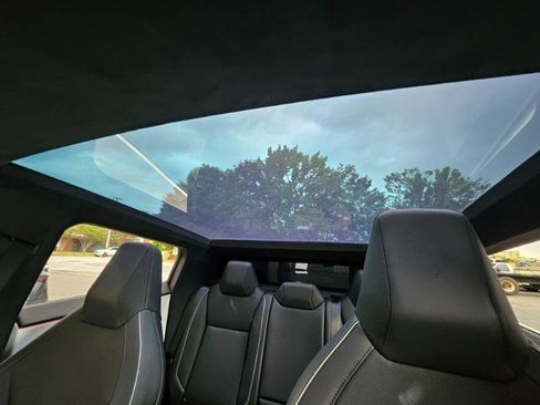 Used 2024 Tesla Cybertruck AWD Crew Cab image 44