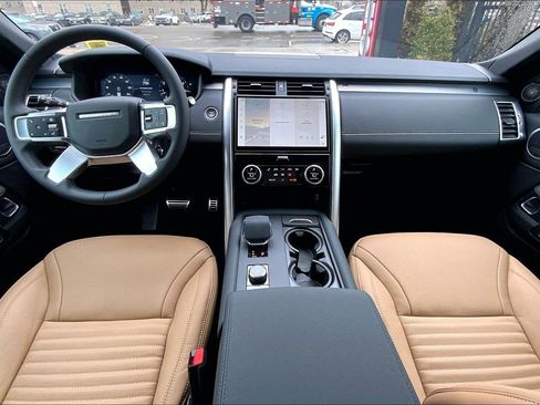 New 2026 Land Rover Discovery Limited Edition image 5