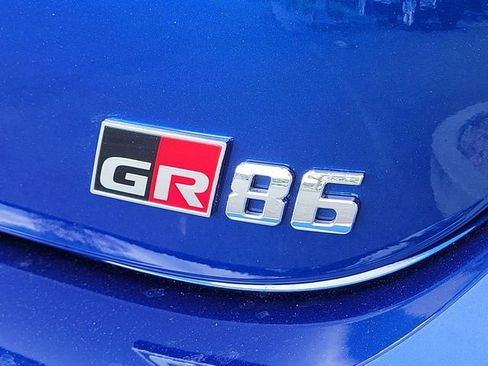 Used 2024 Toyota GR86 Premium RWD image 10