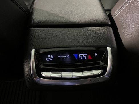 Used 2023 Cadillac XT6 Luxury image 31