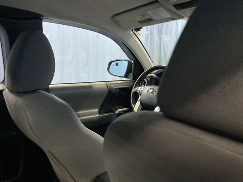 Used 2017 Toyota Tacoma 4x4 Access Cab image 32