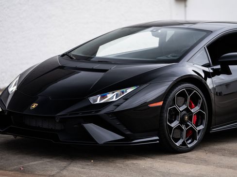 Used 2023 Lamborghini Huracan Tecnica image 15