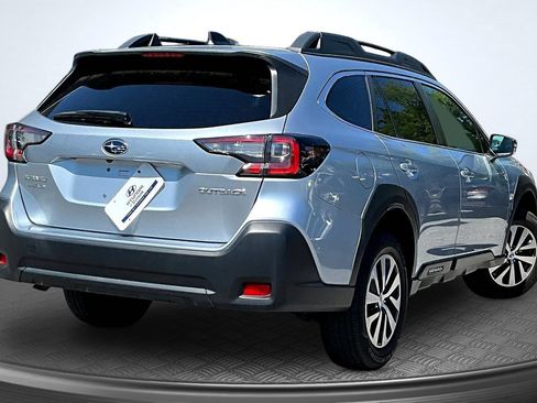 Used 2023 Subaru Outback Premium AWD/4WD image 7