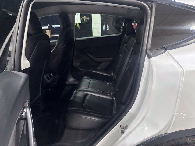 Used 2022 Tesla Model Y Long Range AWD/4WD image 29