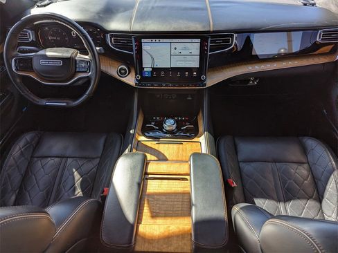 Used 2022 Jeep Grand Wagoneer Series III image 15