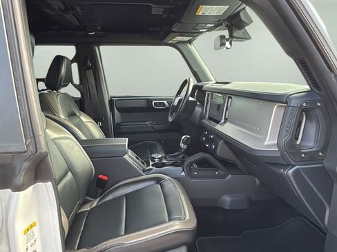 Used 2025 Ford Bronco Outer Banks w/ Sasquatch Package AWD/4WD image 13