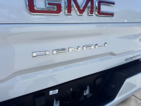 Used 2022 GMC Sierra 2500 Denali w/ Denali Ultimate Package AWD/4WD image 23