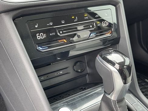 New 2025 Volkswagen Taos SE image 27